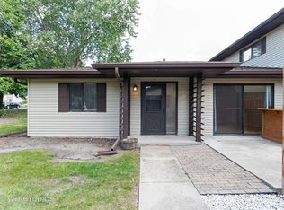 1580 Avati Ln APT B, Aurora, IL 60505