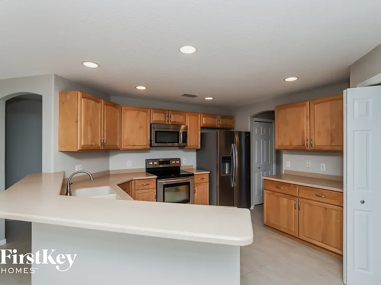1347 Armory Dr NE — Photo 6