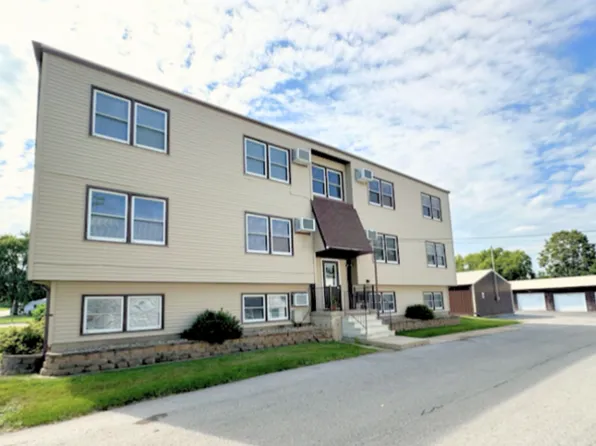 100 Park Lane Dr, Charles City, IA