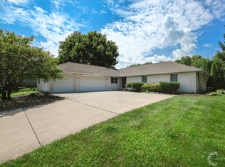 24714 S River Trl, Channahon, IL 60410
