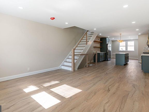 3rd image of 7705 Pickering Ave