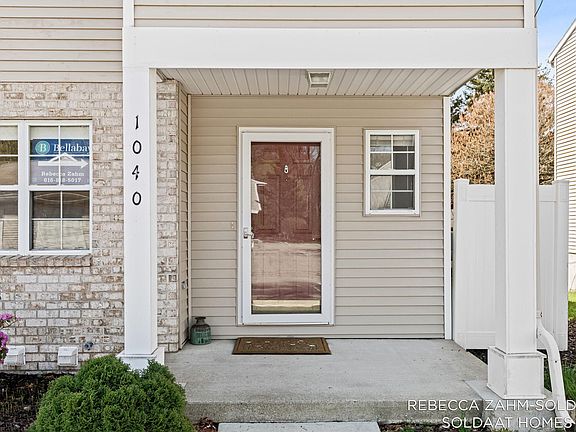 3rd image of 1040 Ada Place Dr SE