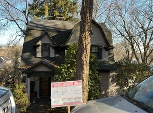 1125 Forest Rd, New Haven, CT 06515