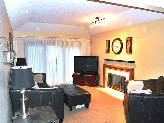 3rd image of 5715 Chardonnay Dr #5715