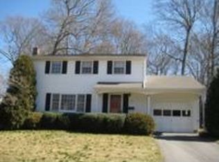 270 Ridgewood Dr, Groton, CT 06355