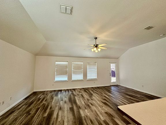 3rd image of 1137 Mourning Dove Dr