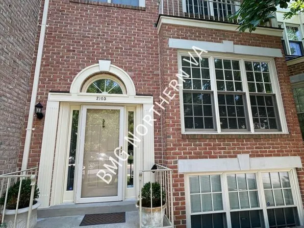 2105 Kings Garden Way, Falls Church, VA 22043