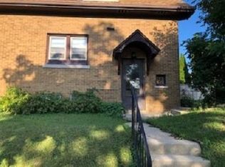 3905A E Layton Ave, Cudahy, WI 53110