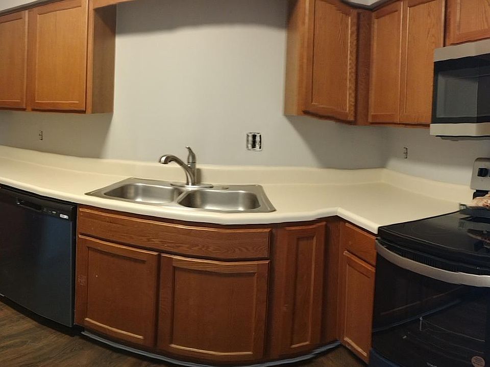Kitchen. All New Stainless Steel Appliances
