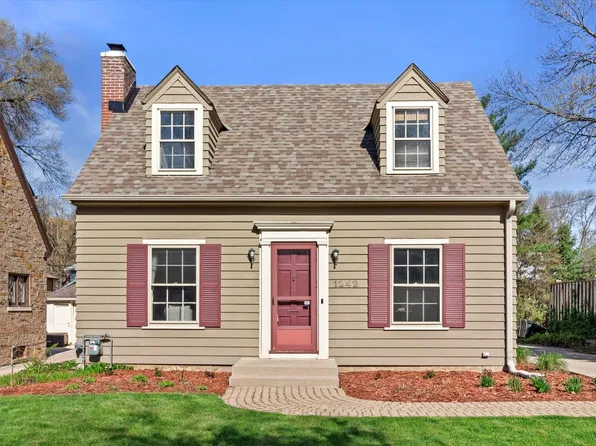 1242 North 85th STREET, Wauwatosa, WI 53226