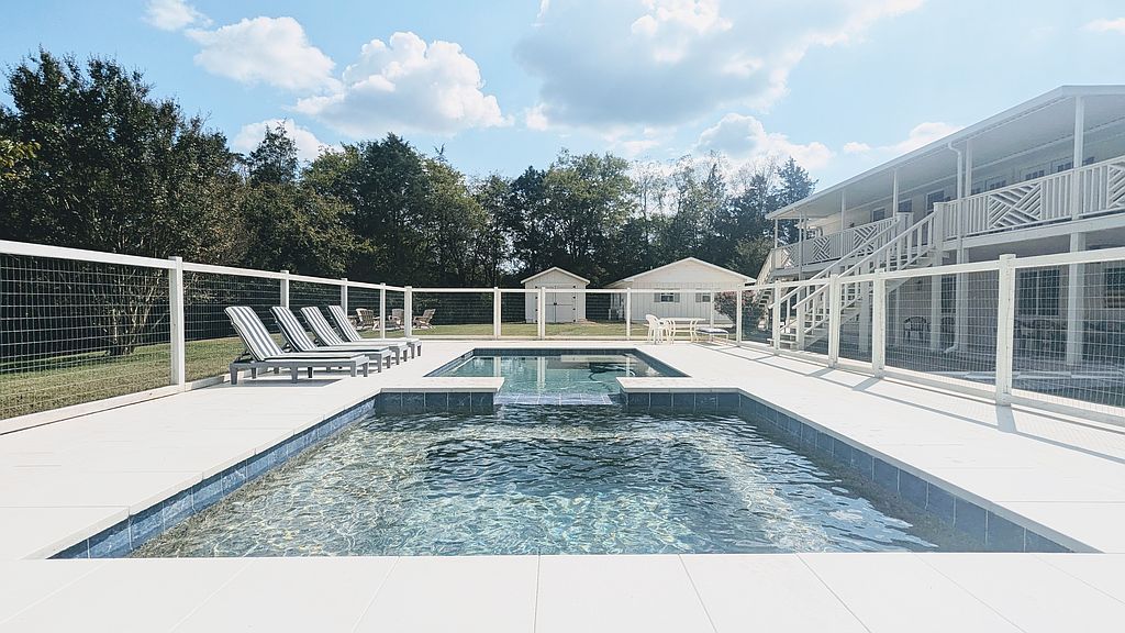 590 Dugan Loop - Property Image
