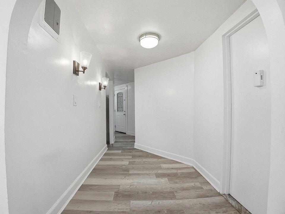 1st image of 762 Brady Ave Floor Basement