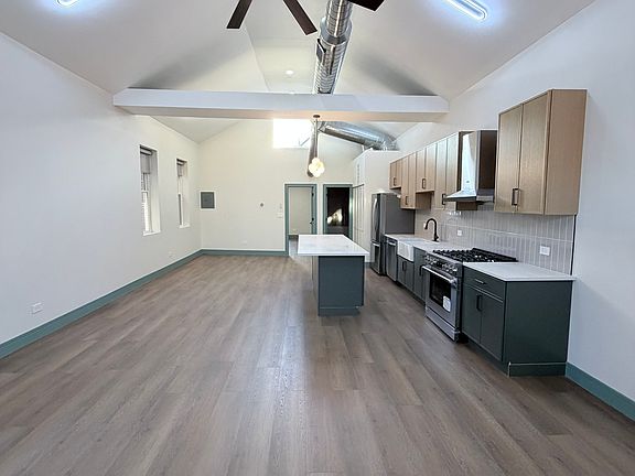 3rd image of 1804 S Jefferson St #2