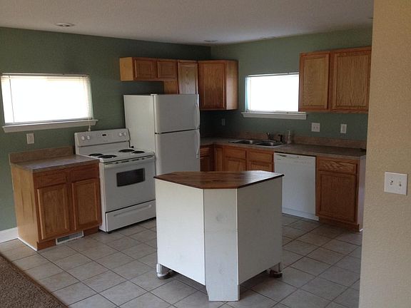 5th image of 4250 Woodmere Dr