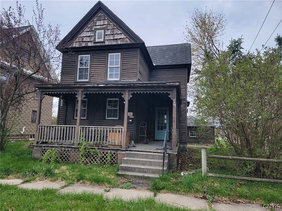 1st image of 815 Ann St