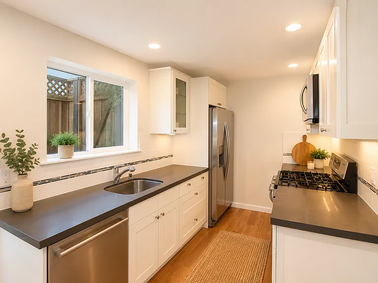 51st St. 366 (Under Warranty) — Photo 11