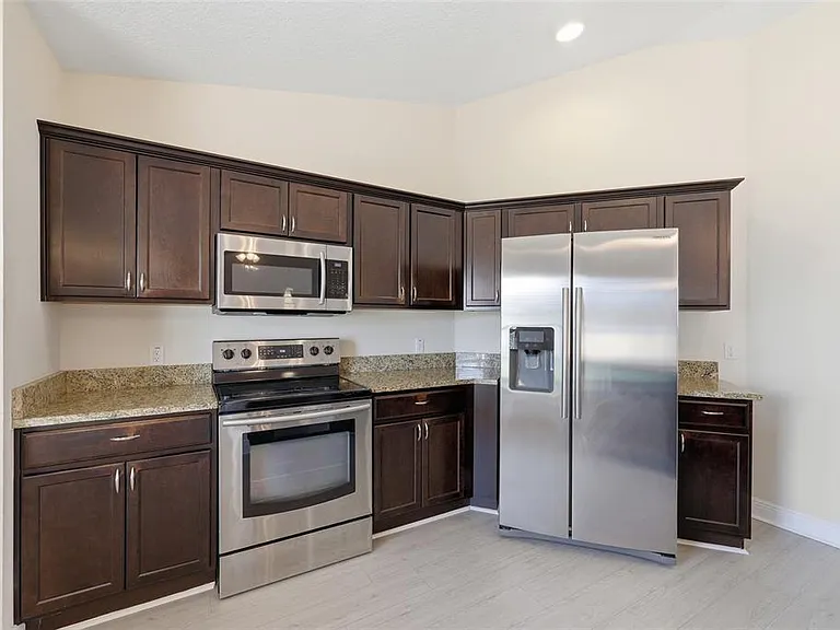 115 Maple Dr — Photo 14