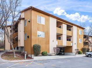 9153 S Jefferson Pl, Sandy, UT 84070