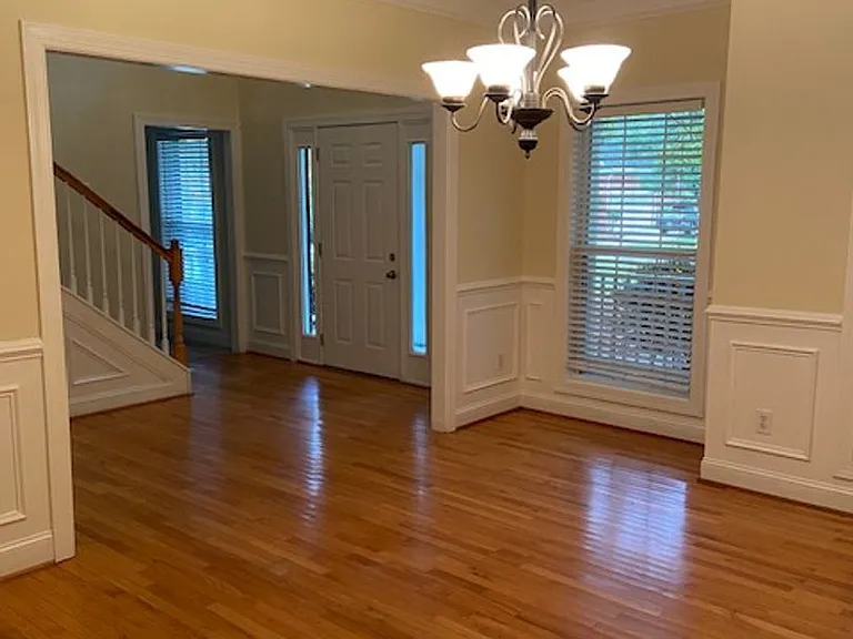 506 Eagle Pointe Dr — Photo 2