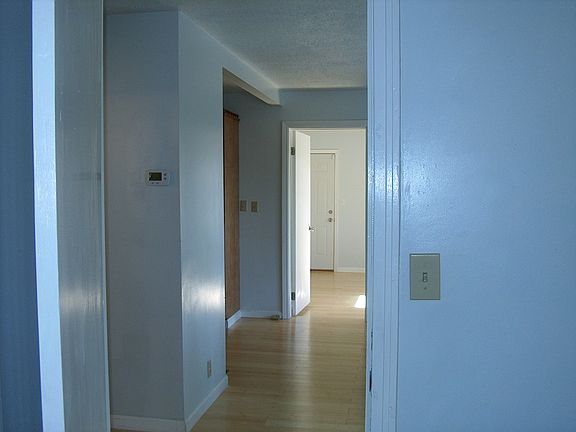4th image of 2641 Greenway Dr