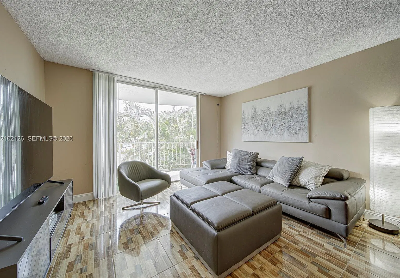 Montecarlo Condo — Photo 4
