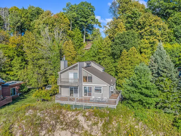 8581 S Surfside Dr, Montague, MI 49437