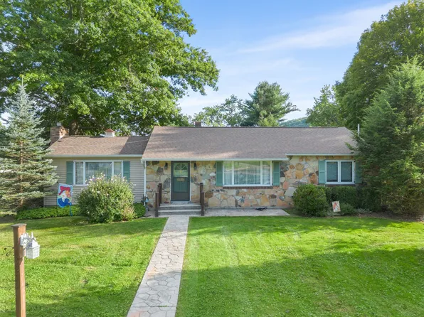 1200 Glenwood Rd, Vestal, NY 13850