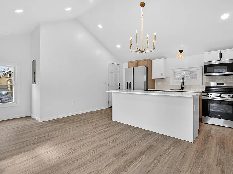 120 Normal Ave #4 — Photo 6
