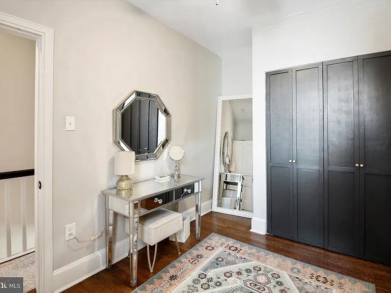 623 Miller St — Photo 28