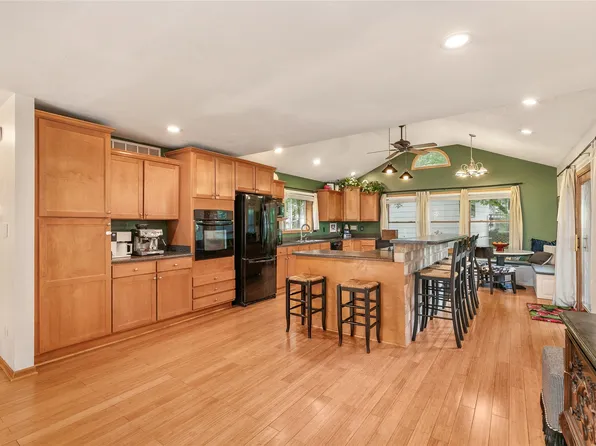824 Casady Dr, Norwalk, IA 50211