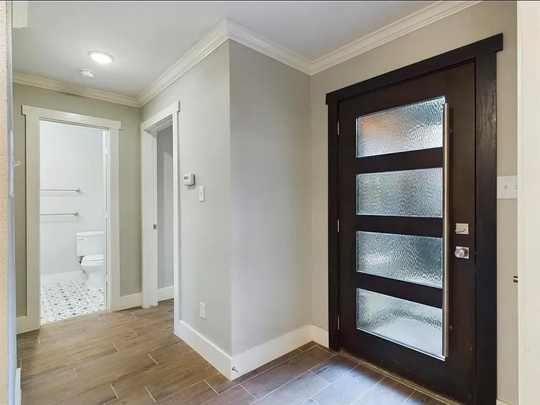 9007 Sharpcrest St — Photo 5