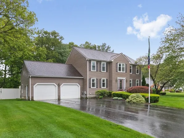 48 Twin Brook Ln, Taunton, MA 02780