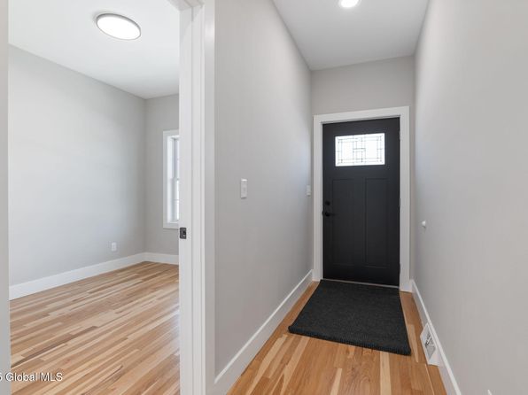 2212 Greenpoint Avenue, Schenectady, NY 12303