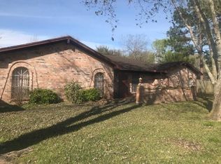 817 Cannan Dr, Angleton, TX 77515