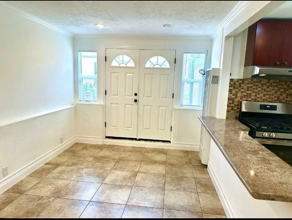 Building Photo - 5930 Orchard Ave #A