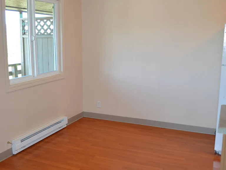 725 NW Pine St #3 — Photo 15