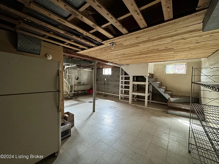 249 Norbourne Blvd — Photo 27