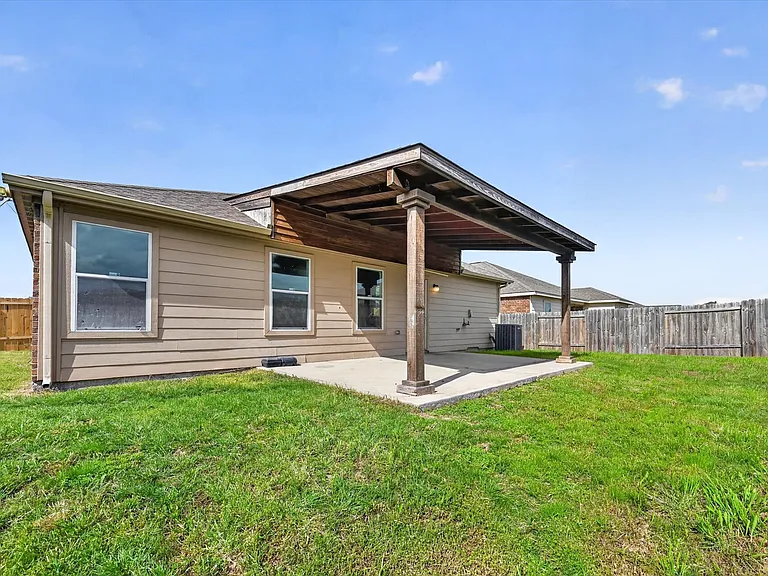 204 Lamont Rd — Photo 27