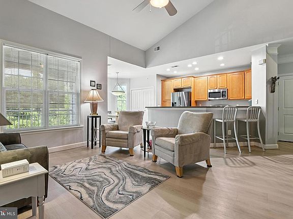 4th image of 1507 Broadneck Pl Unit 404