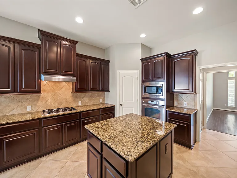 2818 Red Maple Dr — Photo 21