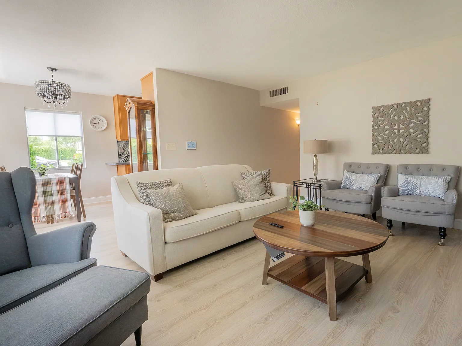 2 bed, 912 sqft, $1,800 — Photo 3