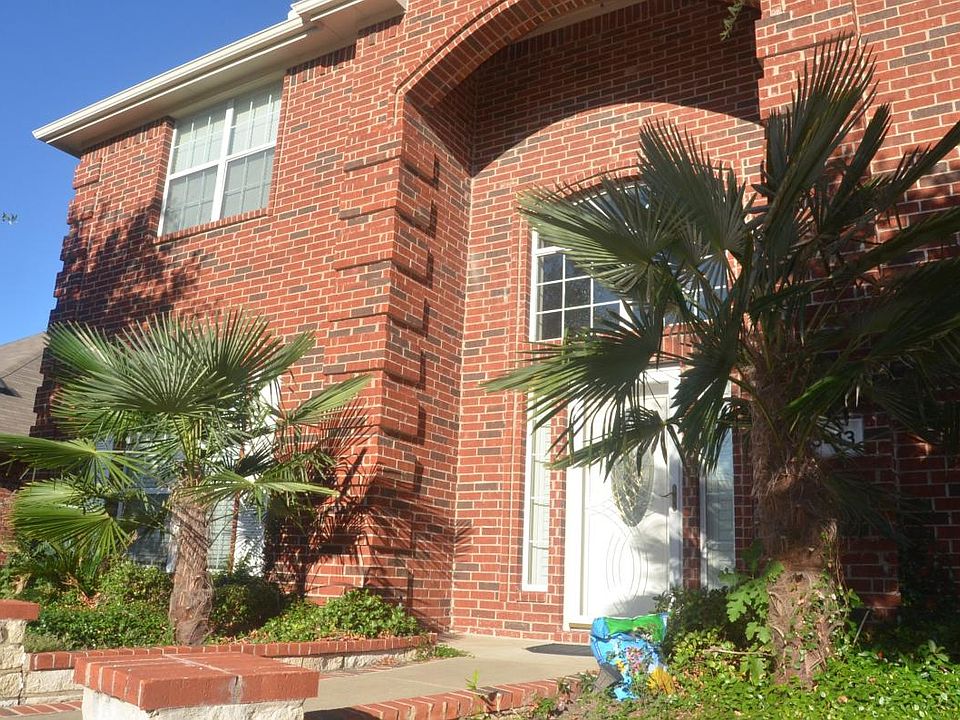 2nd image of 3413 Manor Dr