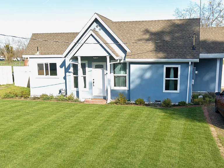 5961 Redburn Ave — Photo 1