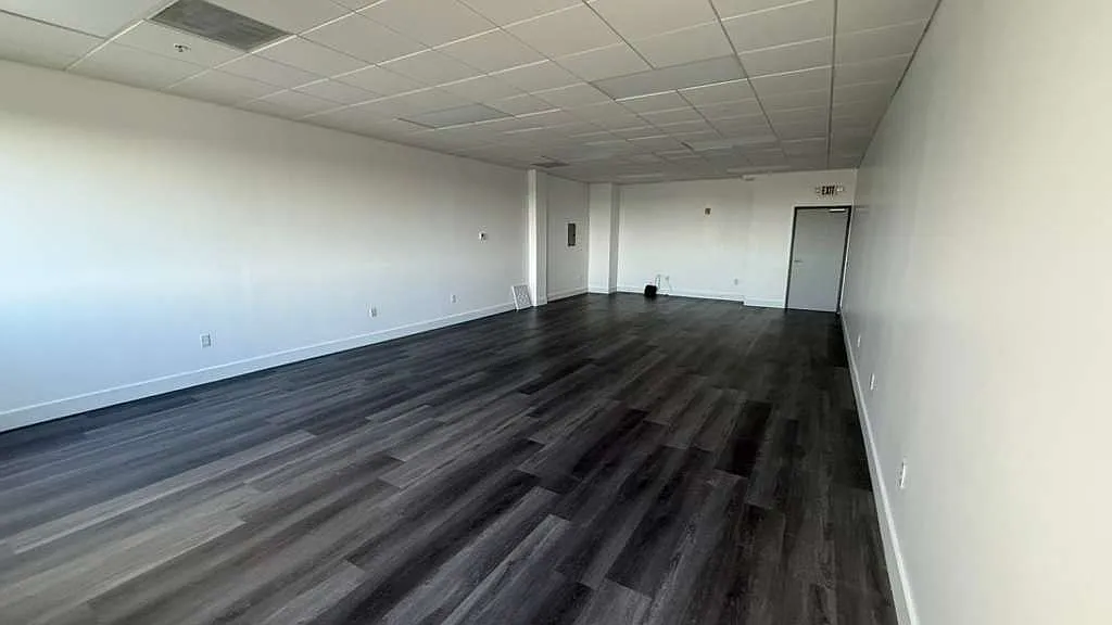 1 bed, 1.5 bath, 963 sqft, $3,200 — Photo 3