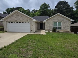 19866 Meadow West Ln, Flint, TX 75762