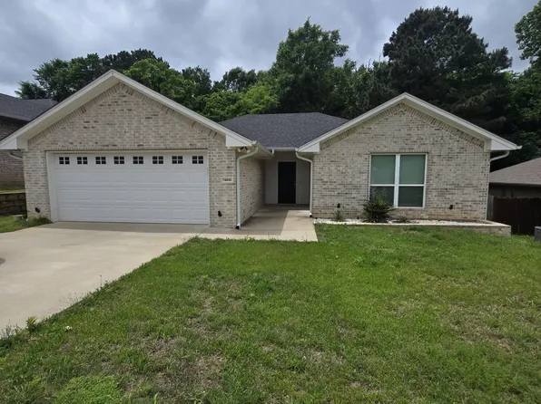 19866 Meadow West Ln, Flint, TX 75762