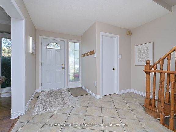 3rd image of 10 Danesbury Cres