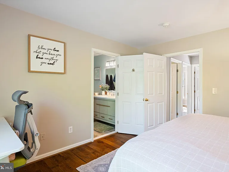 5964 Edgehill Ct — Photo 17