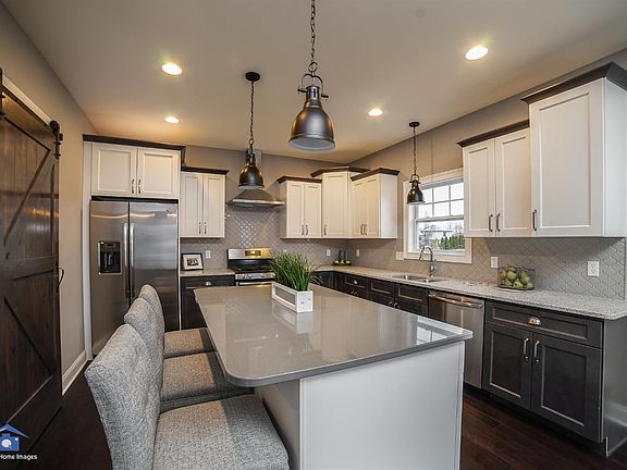 5th image of 9360 W 97th Pl