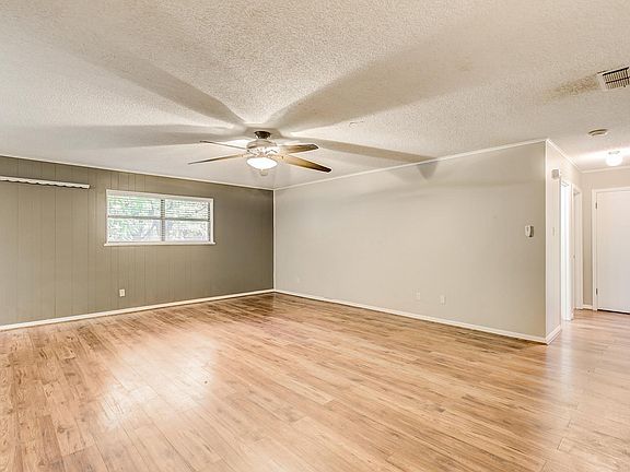 5th image of 309 Rosebud Dr